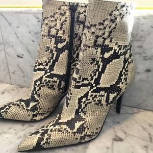 Stuart weitzman ankle boots